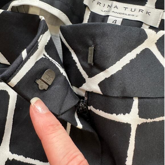 Trina Turk Black & White Check Front Zip Pocket Mini Skirt 4 - Picture 10 of 12
